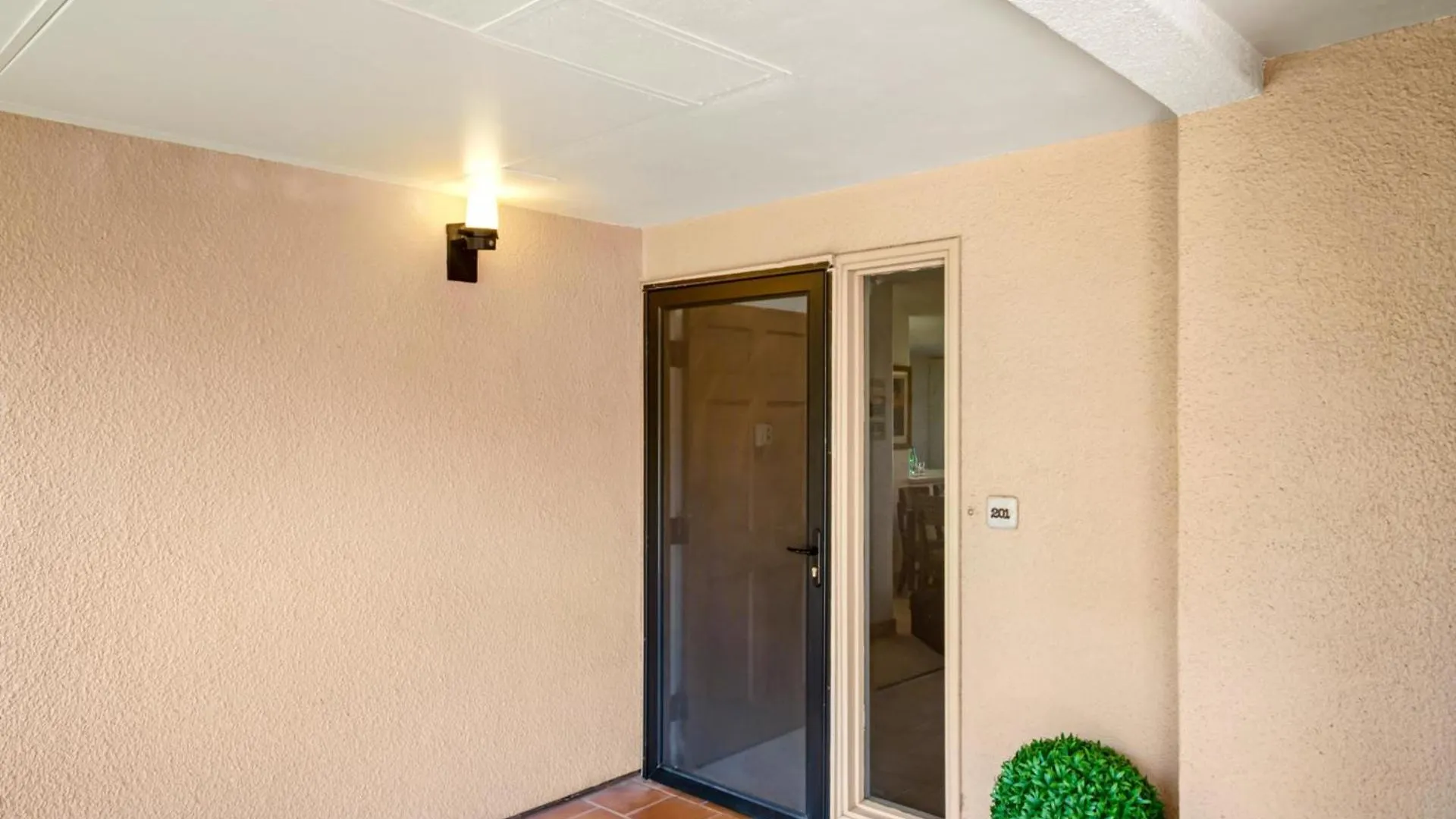 Apartment Kbm Resorts Free Car Kaanapali Royal 2-Bedroom Condo An Island Inspired Gem Kro-G201