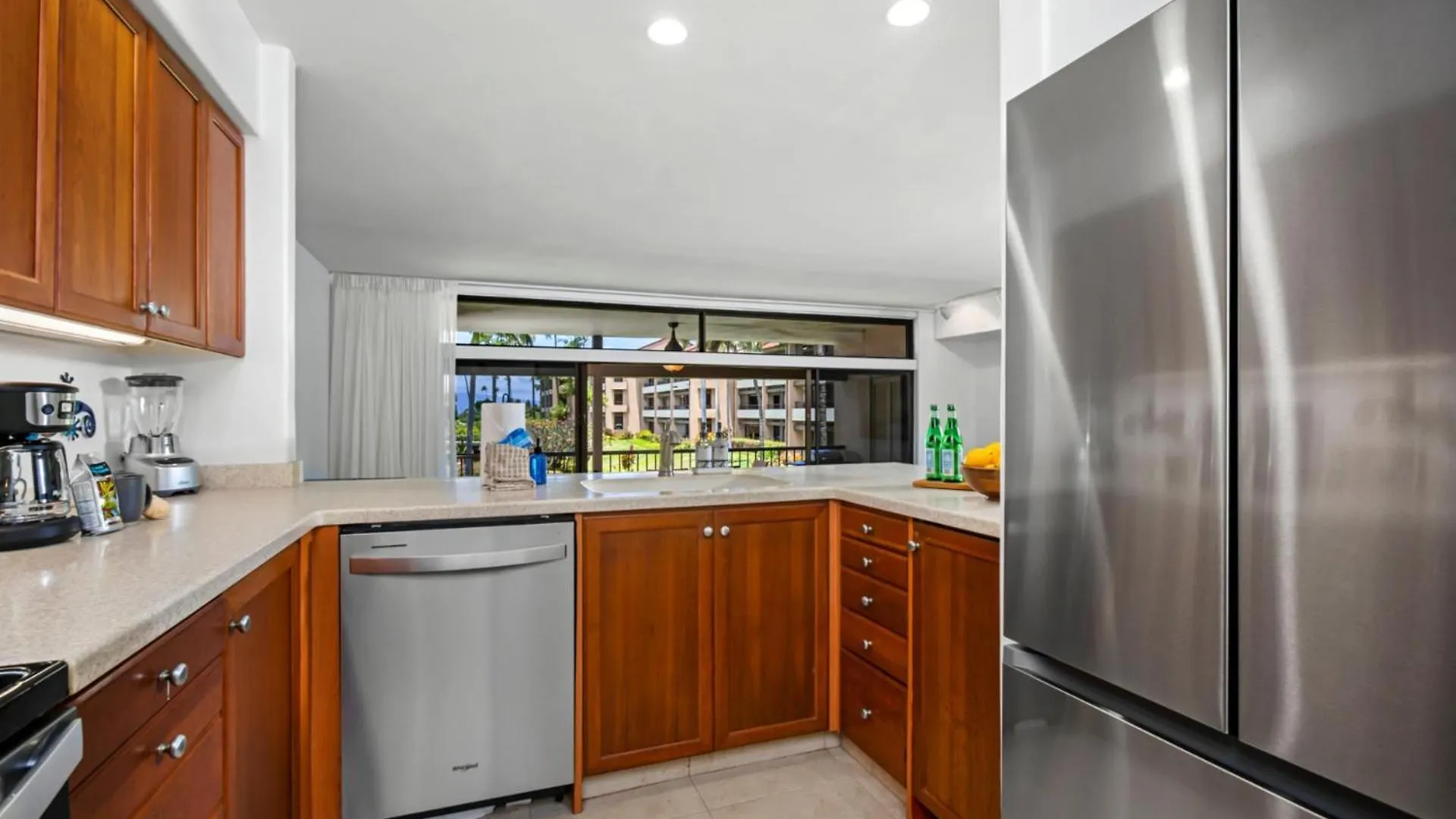 Apartment Kbm Resorts Free Car Kaanapali Royal 2-Bedroom Condo An Island Inspired Gem Kro-G201