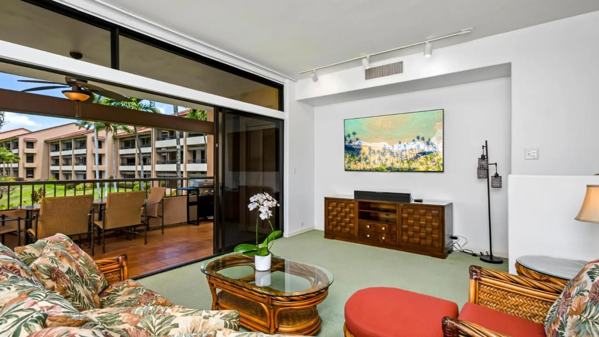 Kbm Resorts Free Car Kaanapali Royal 2-Bedroom Condo An Island Inspired Gem Kro-G201