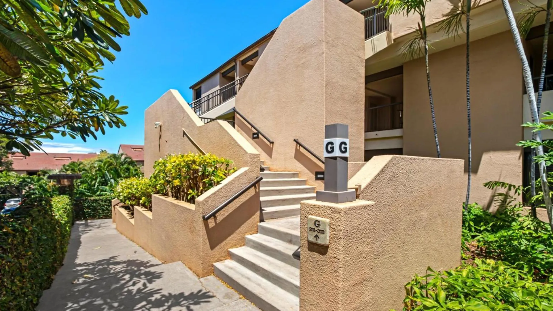 Kbm Resorts Free Car Kaanapali Royal Kro-G201 Island Inspired Gem
